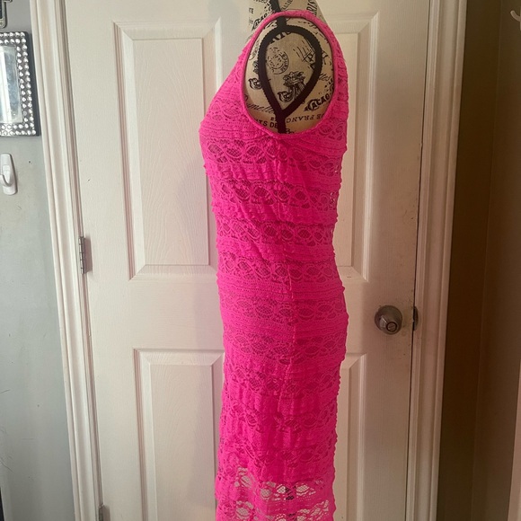 Pink lace body con dress size large 🖤💓 - Picture 3 of 3